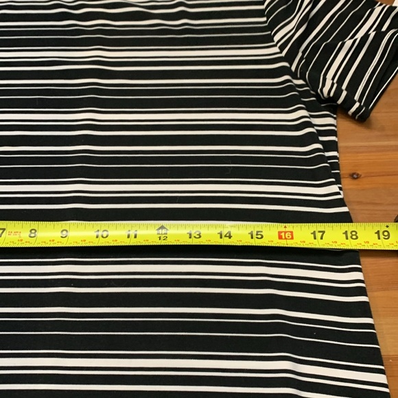 Kenneth Cole black-and-white striped dress w pockets, summer weight w stretch - Picture 11 of 11